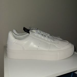 American eagle sneakers